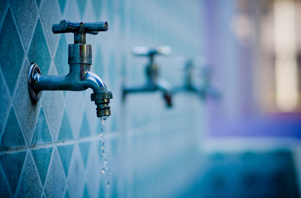 Enhancing Data Leak Prevention and Regulatory Compliance in Financial Services Enhancing Data Leak Prevention and Regulatory Compliance in Financial Services