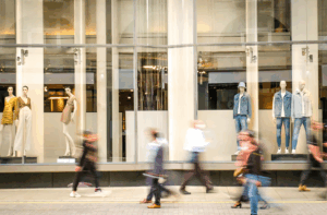 Synchronizing Multi-Team Efforts for Successful Product Launches in Retail