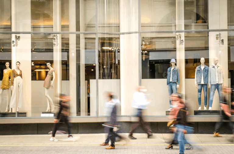 Synchronizing Multi-Team Efforts for Successful Product Launches in Retail